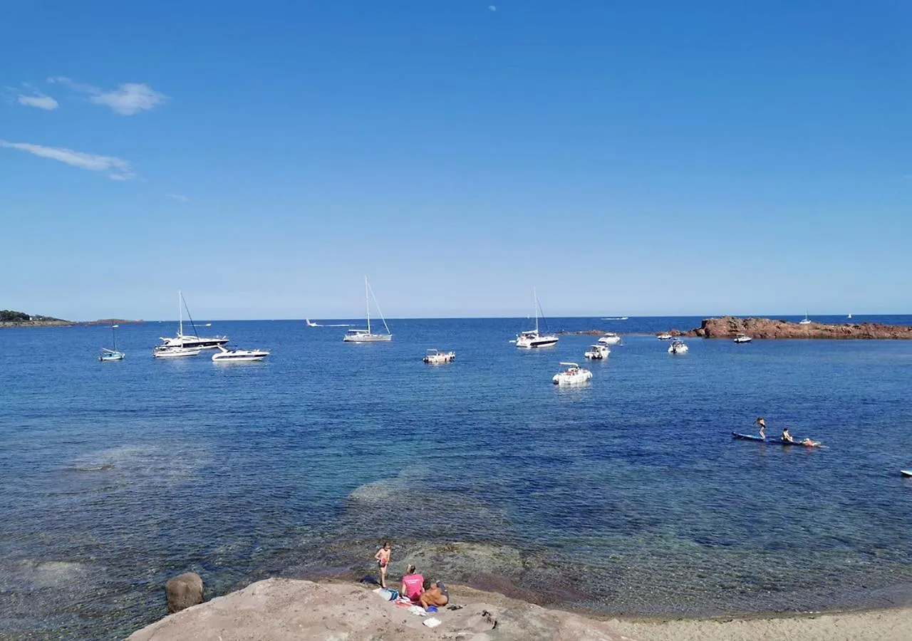 Tres Belle T2, Vue Mer ,Le Tout A Pied Saint-Raphael